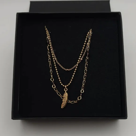 Layered chain feather charm necklace - Picture 6 of 6